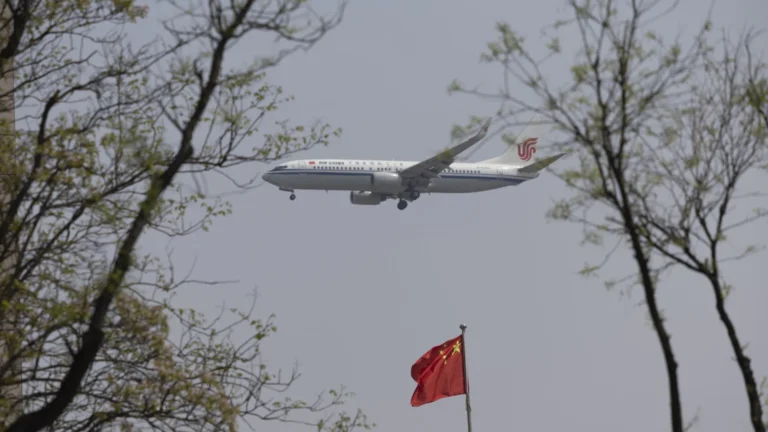 Boeing recusados por companhias chinesas iniciam voos de volta aos EUA