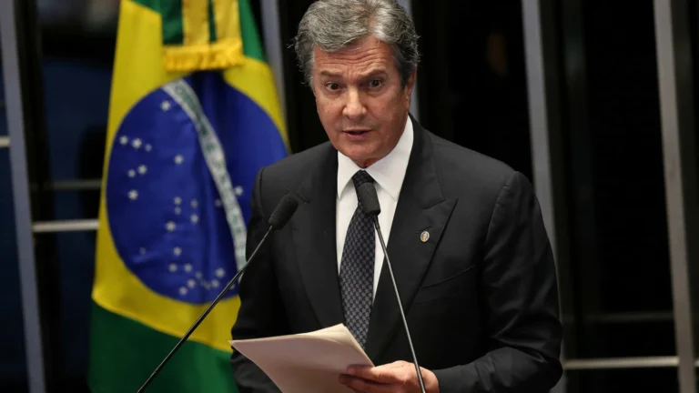 Prisão de Collor é decretada 33 anos após impeachment sobre caso de corrupção