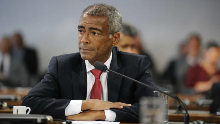 Romário elege os 3 maiores jogadores da história