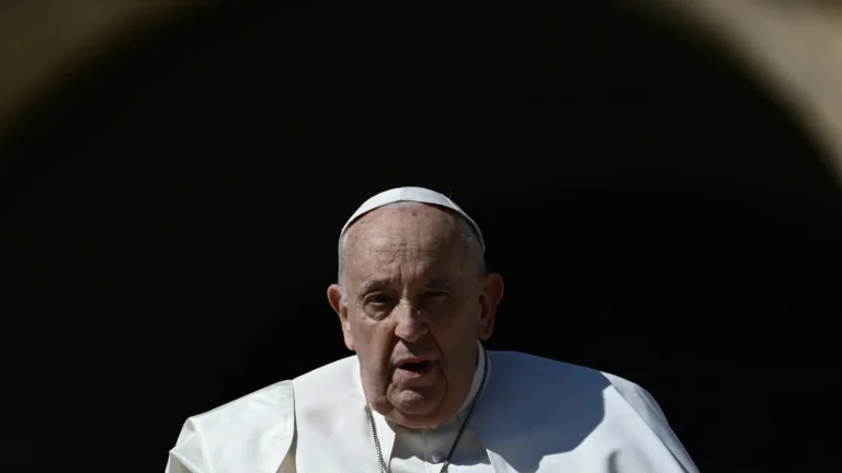 Papa Francisco: velório aberto começa amanhã e funeral será no sábado