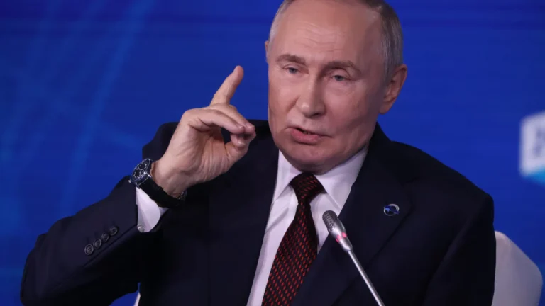 Economia de guerra de Putin não pode escapar de blitz comercial de Trump, dizem analistas