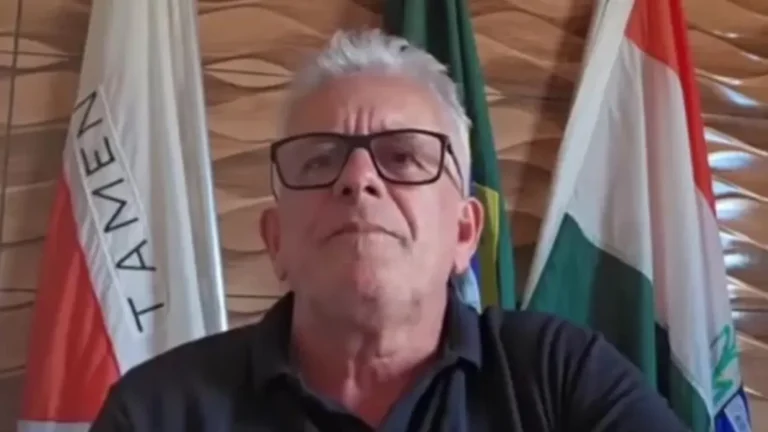 Vereador que invadiu sala restrita de unidade de saúde em Minas Gerais é cassado
