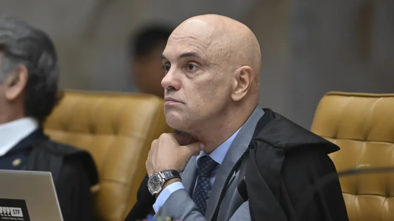 Moraes nega pedido de Filipe Martins para circular em Brasília