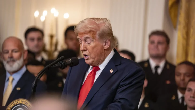 Trump assina decreto que pode impedir acesso de universidades dos EUA a empréstimos federais