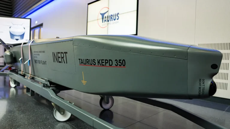Rússia ameaça Alemanha por possível envio de mísseis Taurus à Ucrânia