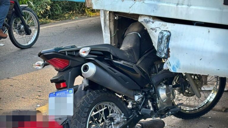 Motociclista de 18 anos morre após colisão com ônibus em Itaperuna