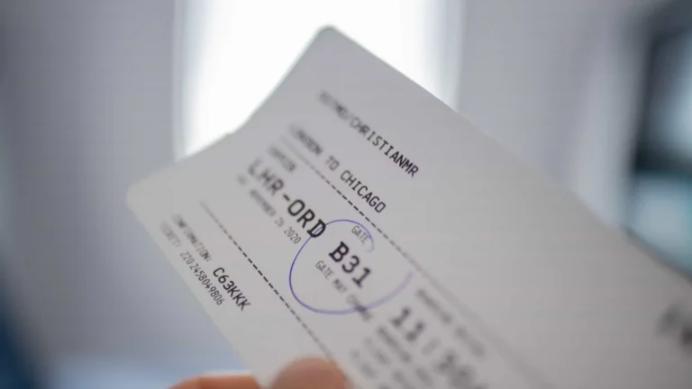 Passagens aéreas caem 11,18% em maio e são item de maior alívio no IPCA-15, afirma IBGE