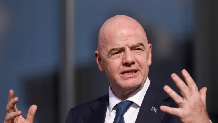 Infantino estreita laços da Fifa com autoridades dos EUA dez anos após Fifagate
