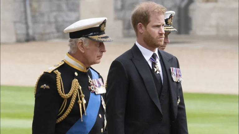 Charles fica ‘irritado’ e ‘frustrado’ com declarações do príncipe Harry
