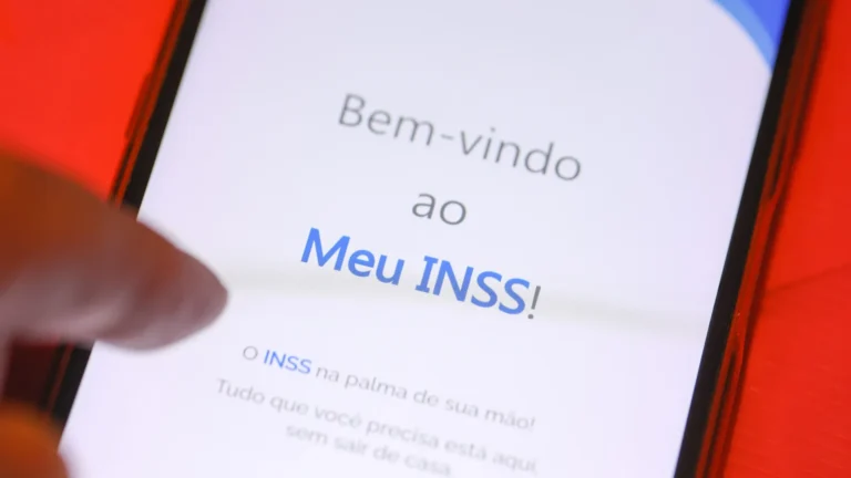 Governo fará calendário para devolver desconto de associação que não pagar INSS