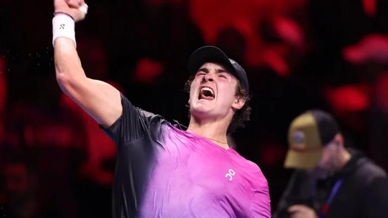 João Fonseca explica choro após vitória em Roland Garros