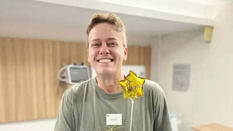 Ator da Globo celebra fim de tratamento contra tumor no cérebro