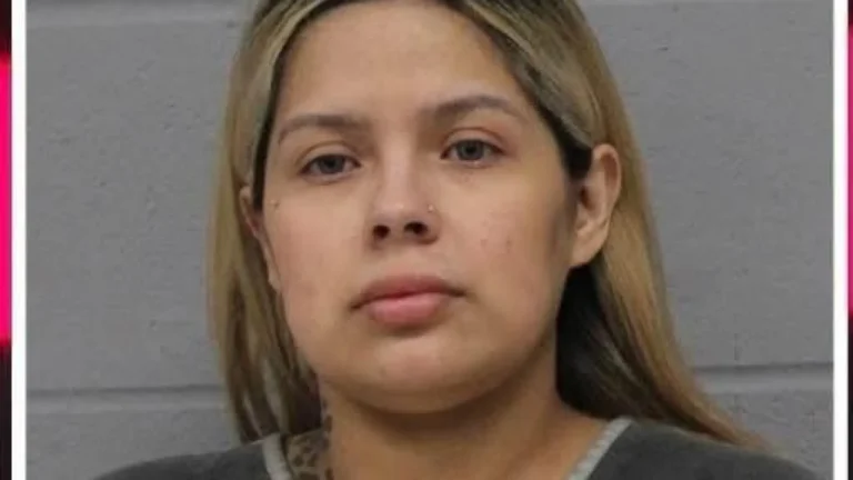 Menina é achada presa em armário; polícia alerta para irmã desaparecida