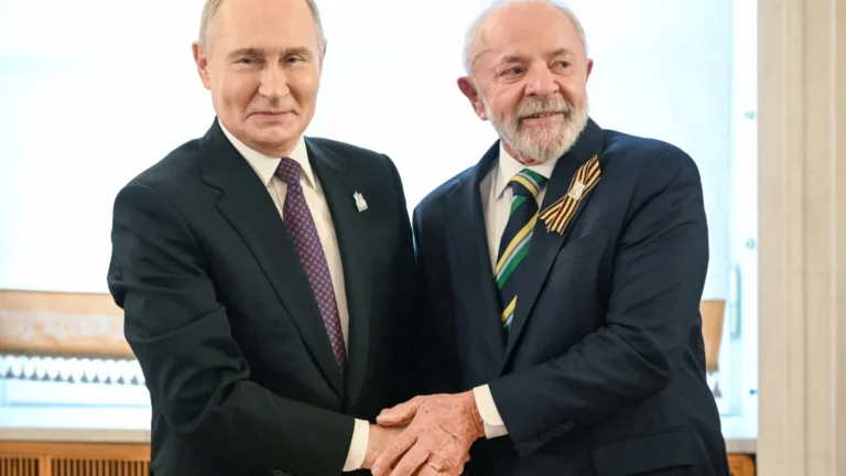 Protecionismo só interessa a quem o propôs, diz Lula na Rússia em nova crítica a Trump