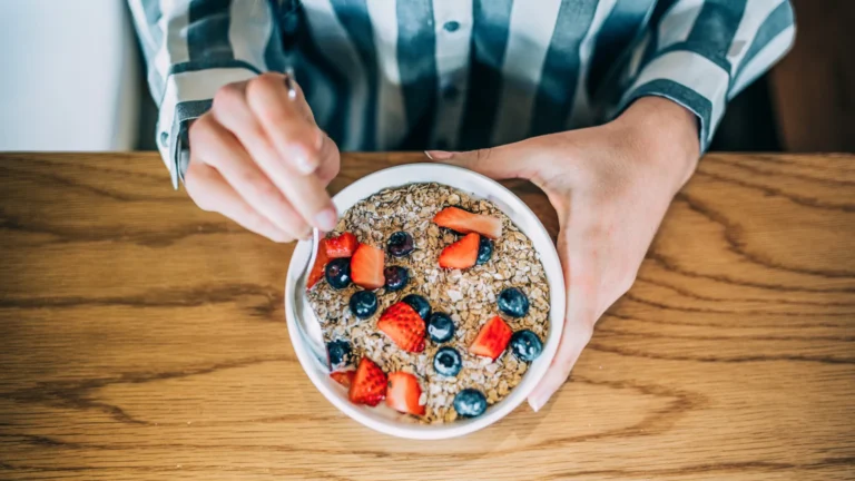 7 alimentos ricos em fibras para reduzir o colesterol logo cedo