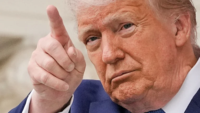 Trump diz que “Putin está brincando com fogo”