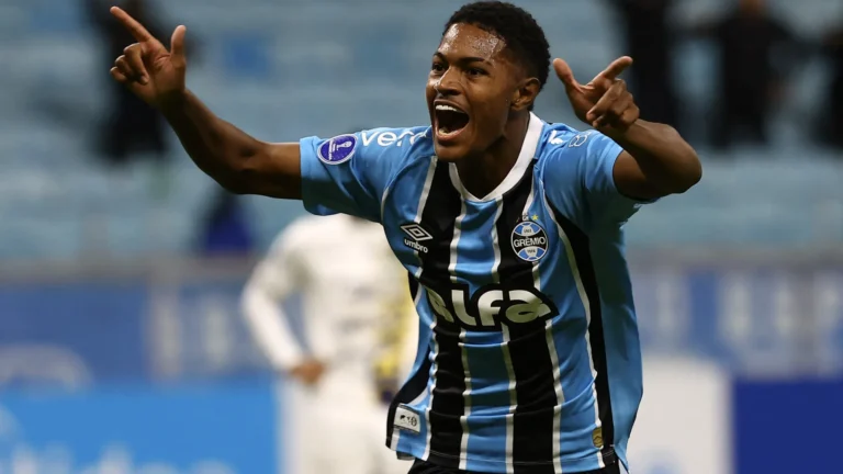 Grêmio vence, mas fica apenas em 2º e disputará playoffs da Sul-Americana