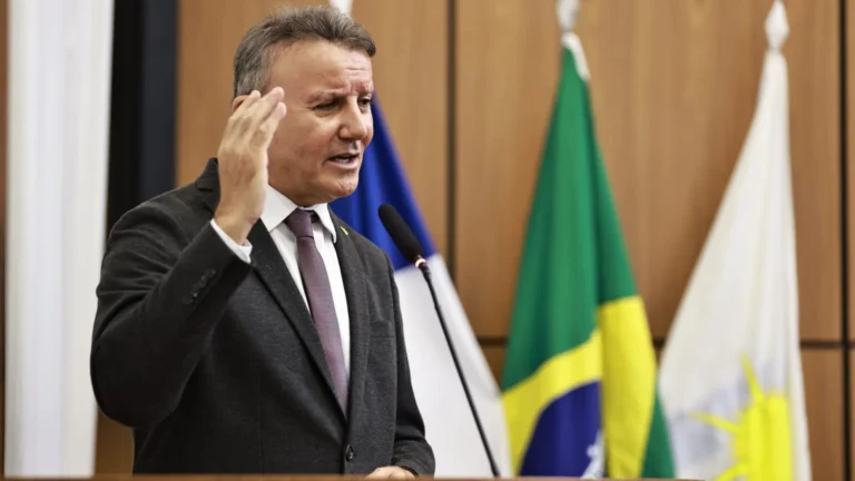 Prefeito de Palmas é alvo da PF em operação sobre venda de sentenças no STJ