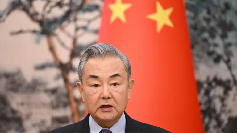 China avisa EUA para “não brincarem com o fogo” em relação a Taiwan