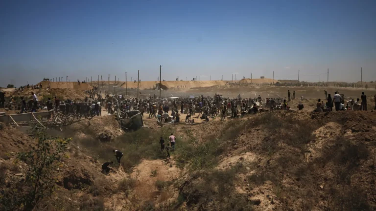 Ataque perto de ponto de ajuda humanitária deixa 21 mortos em Gaza