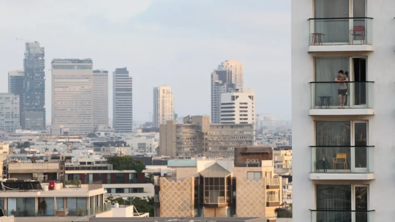 Novo ataque com mísseis do Irã leva Israel a acionar sirenes