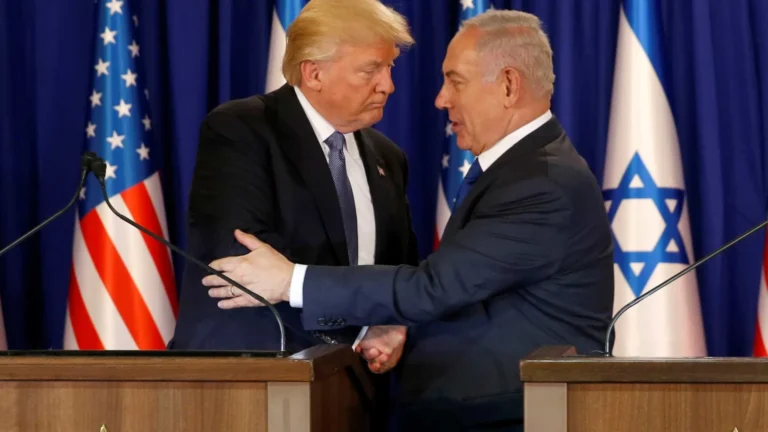 Irã diz que EUA é cúmplice de Israel e suspende negociações