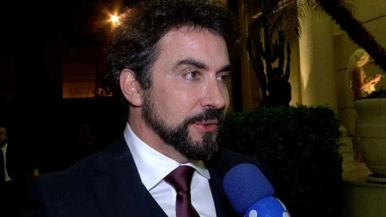 Gerente demitido após polêmica com padre Fábio de Melo processa religioso