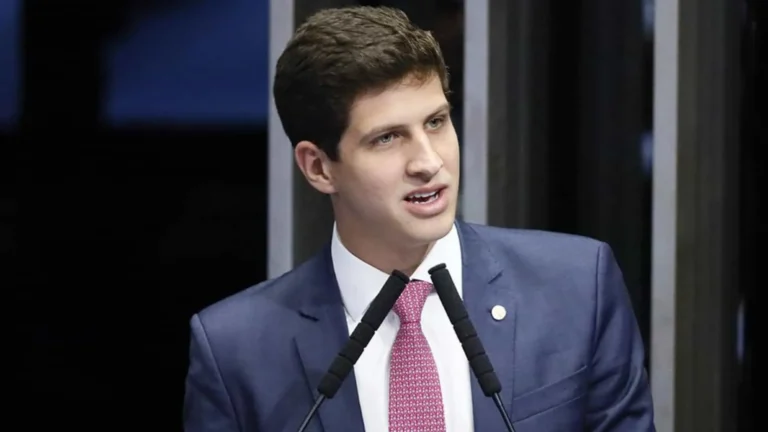 João Campos assume o PSB e quer Alckmin com Lula em 2026