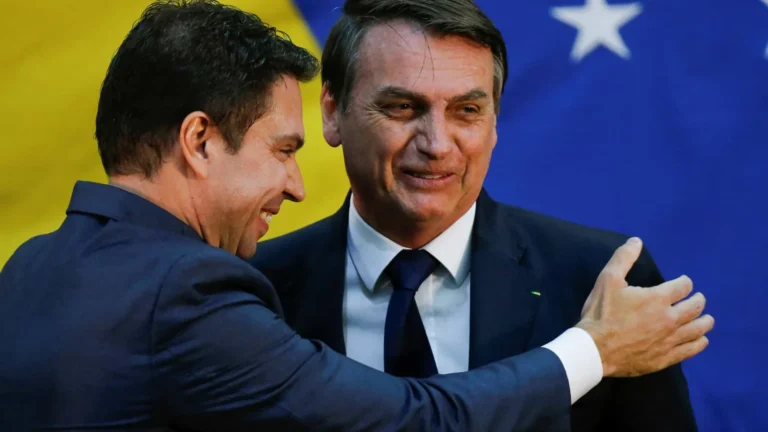 PF indicia Bolsonaro, Carlos e Ramagem no inquérito da ‘Abin paralela’