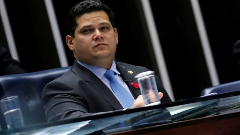 Alcolumbre se diz contra cota para mulheres no Congresso; hoje elas são menos de 20%