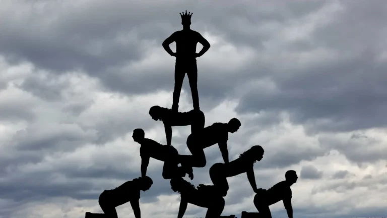 Narcisismo tem sido distorcido e usado de forma simplista nas redes sociais, diz psicóloga americana