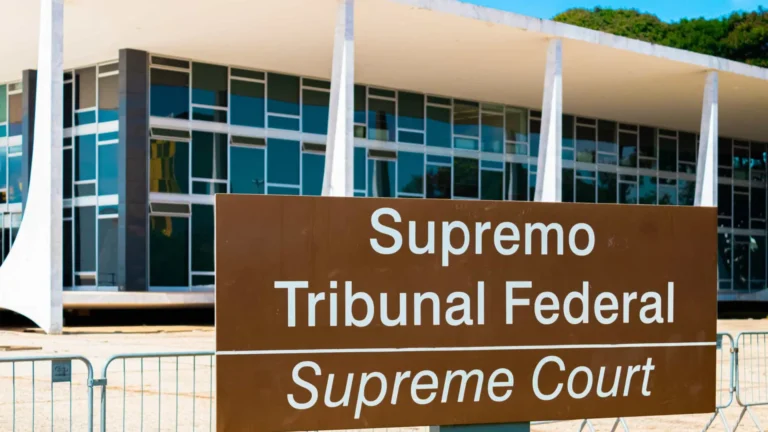 STF descarta fim de inquérito que mira bolsonaristas e deve mantê-lo em 2026