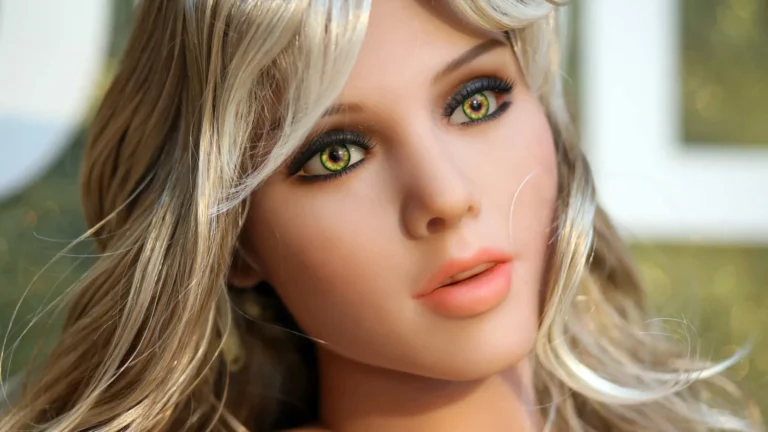 Bordel com bonecas ‘cibernéticas’ tem programa de até R$ 10 mil e gera críticas