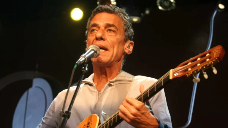 Chico Buarque tem alta do hospital após cirurgia no crânio na terça-feira