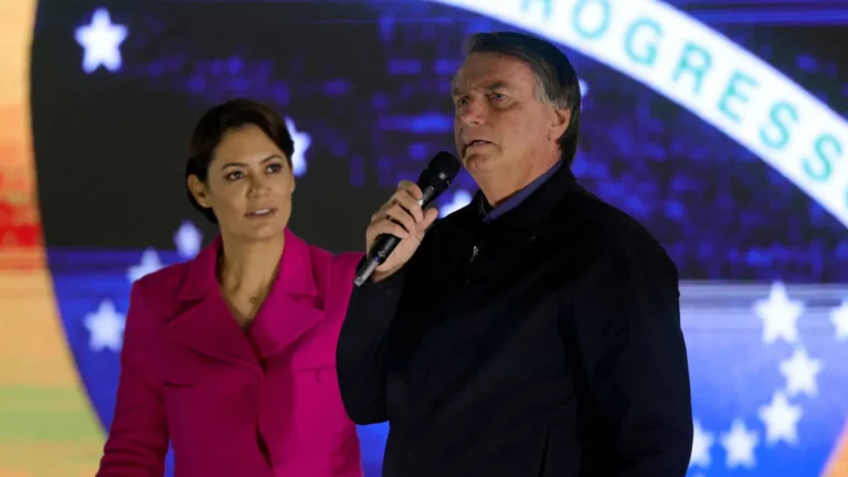 Negociação de chapa para Senado pode opor Michelle a Bolsonaro no DF