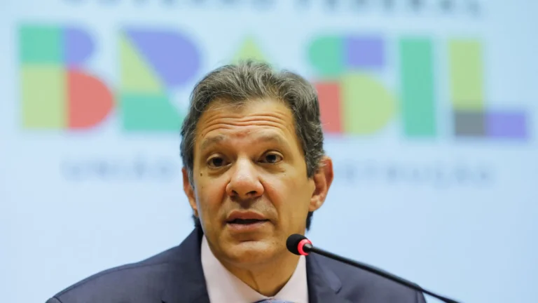 Câmara é cobrada por medidas econômicas e ‘Haddad tem razão’ domina web