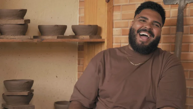 Paulo Vieira fala de quando era ambulante e vendia coxinhas: ‘Tanto comia quanto vendia’