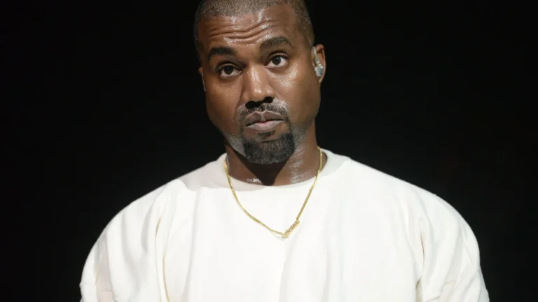 Kanye West vai a julgamento de Diddy em apoio a acusado por crimes sexuais  
