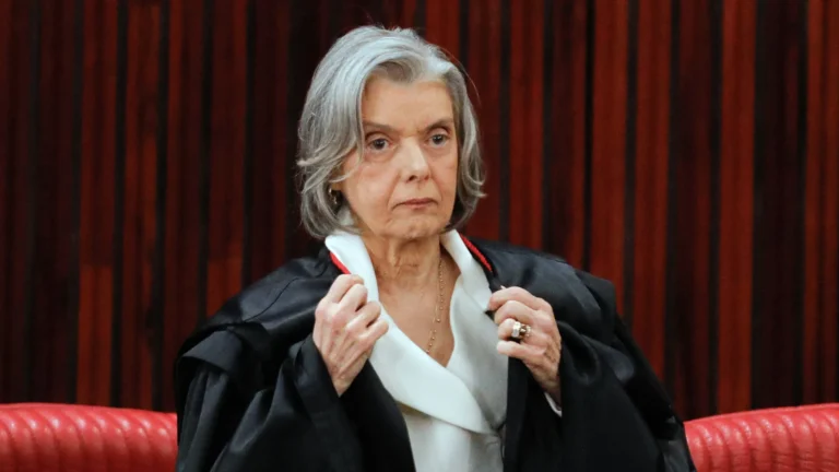 Cármen Lúcia compara responsabilização de big techs a criação de código de trânsito para carros