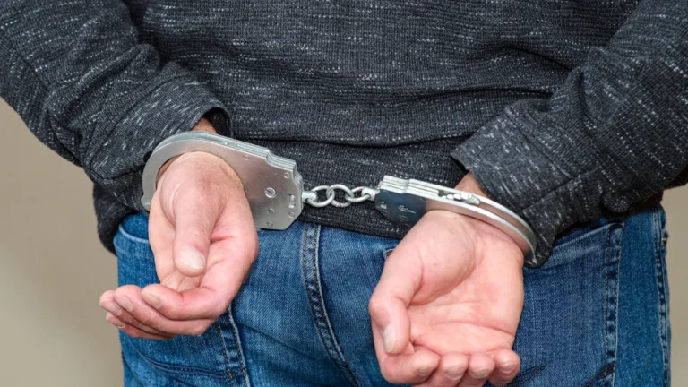 Médico é preso no RS sob suspeita de compartilhar material de abuso sexual infantil