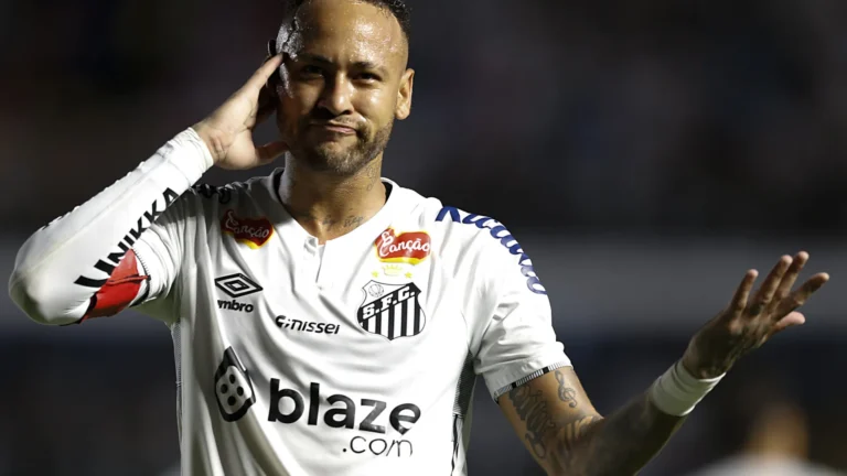 Neymar cumpre ‘cartilha’, volta bem e anima o Santos para o Brasileirão
