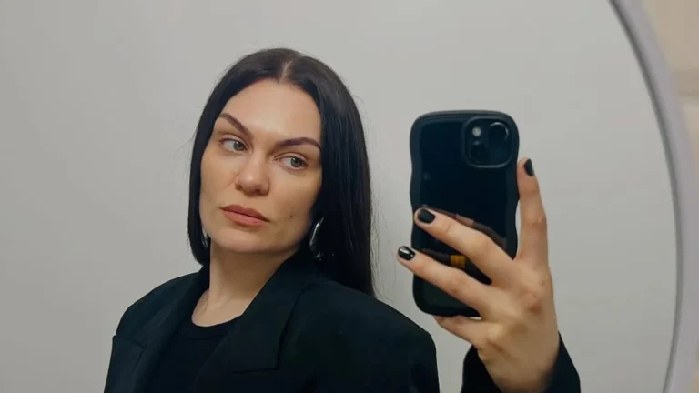 Jessie J revela diagnóstico de câncer de mama e passará por cirurgia