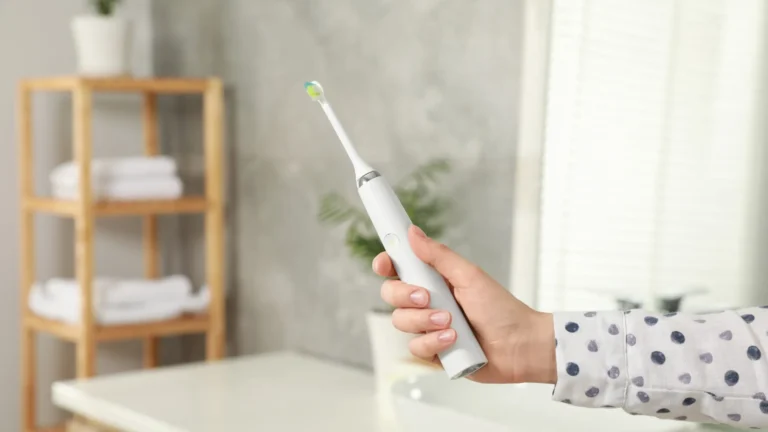 Mulher descobre traição do marido graças à sua… escova de dentes