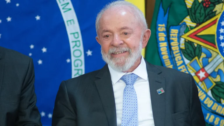 Lula recebe certificado de que Brasil está livre de febre aftosa