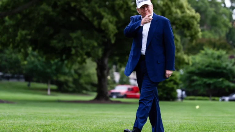 Homem é preso após invadir resort de Donald Trump para ‘se casar’ com neta dele