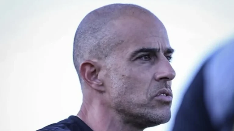 Oficial: há mais um treinador português chegando ao Brasil