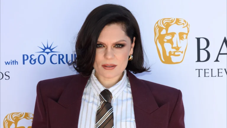 Jessie J faz novas revelações sobre o câncer: “Fiz cinco biópsias à mama”