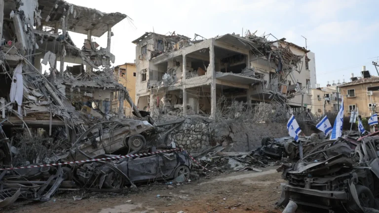 Aeroporto em Teerã é atingido em novo ataque de Israel
