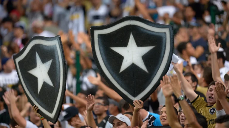 Venda de ingressos para Vasco x Botafogo em Brasília começa hoje