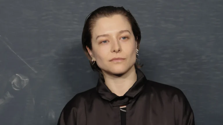 Emma D’Arcy e atores britânicos reivindicam regulamentação no uso de IA